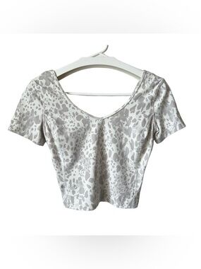 Lululemon Align Tee White Cheetah Print Nulu Size 6